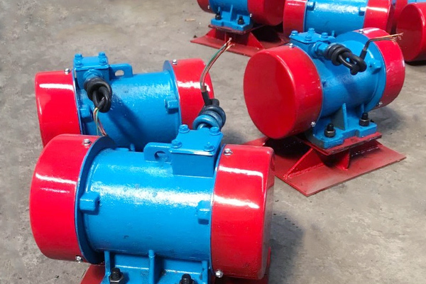 什么是倉(cāng)壁振動(dòng)器，其振動(dòng)電機(jī)軸與軸承的保養(yǎng)要求